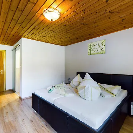 Denggenhof Bed & Breakfast 3*