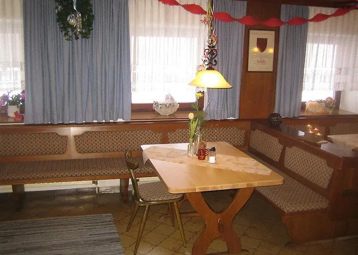 Denggenhof 住宿加早餐酒店 3*