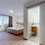 Denggenhof Bed and Breakfast